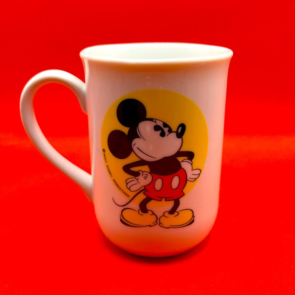 Disney Vintage Mickey Mouse Mug in excellent condition!